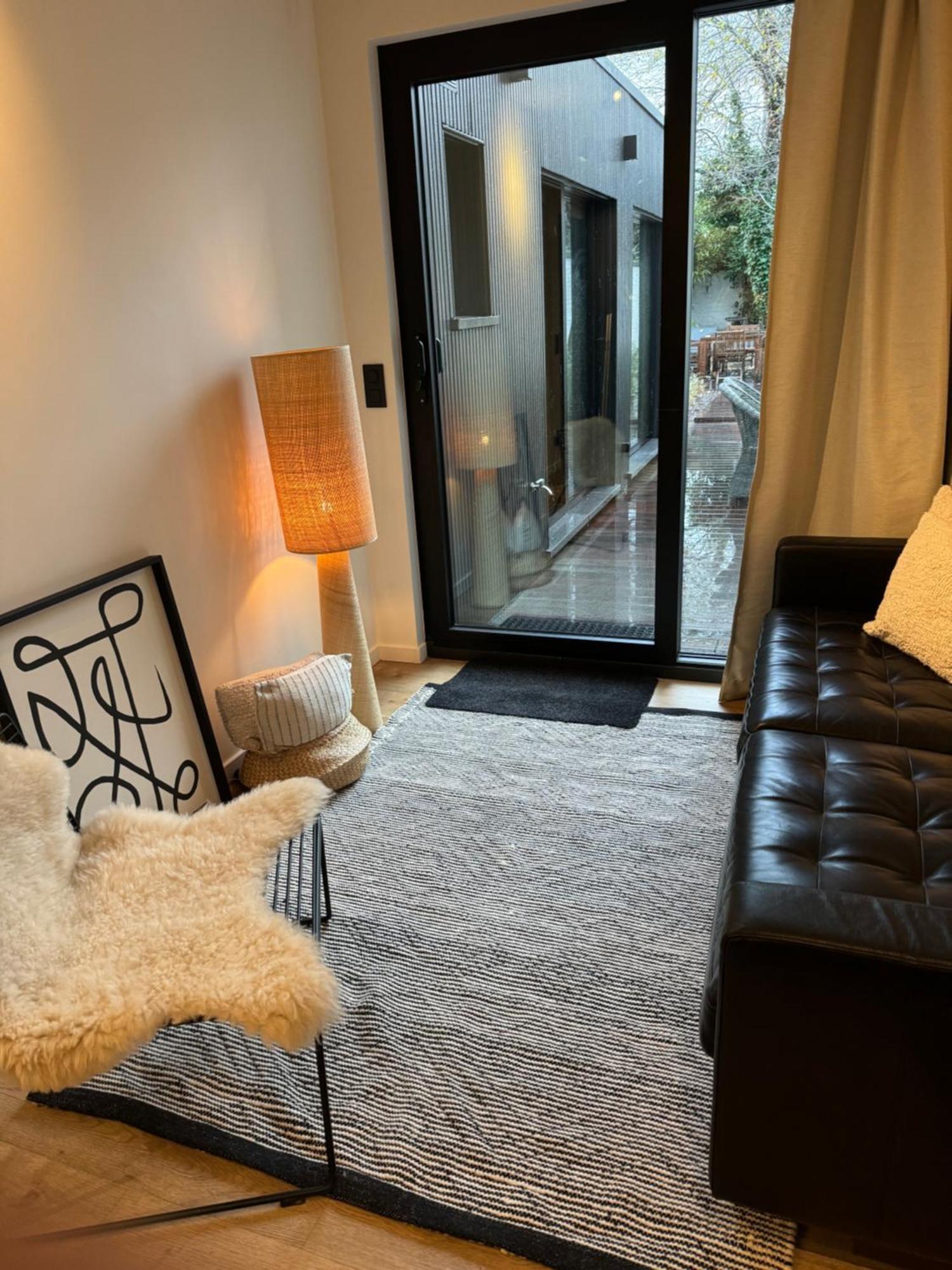 Luxury Apartment With Cosy Garden! Гент Екстериор снимка